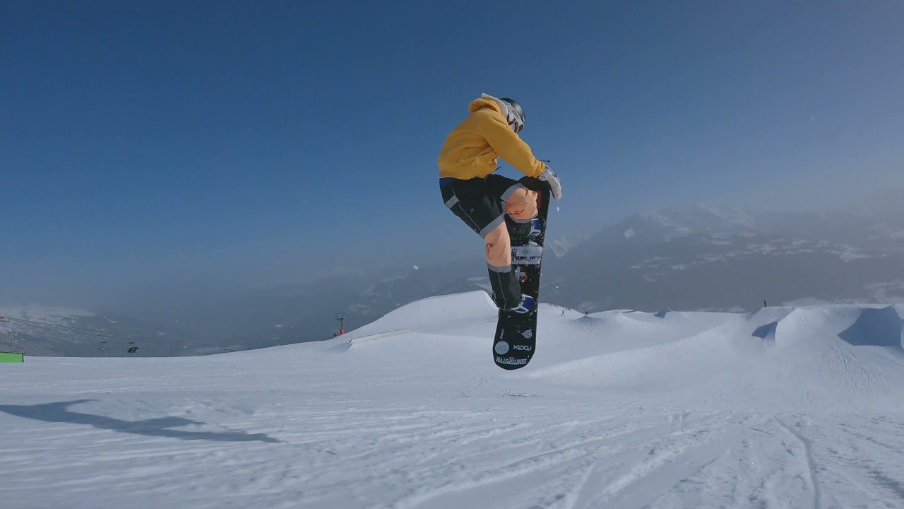 jonas snowboards Jones Twin Sister Snowboard The strategically placed Jonas Hagström