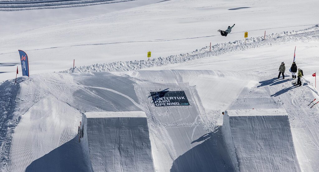 Essential Snowboard Events in Europe 2025/26 2. Hintertux Opening Wernis Transfer Session by monEpic Lowres Oyvind KirkhusSBI2 web ready 1200px 72ppi 001 1024x552 - Essential Snowboard Events in Europe 2025/26