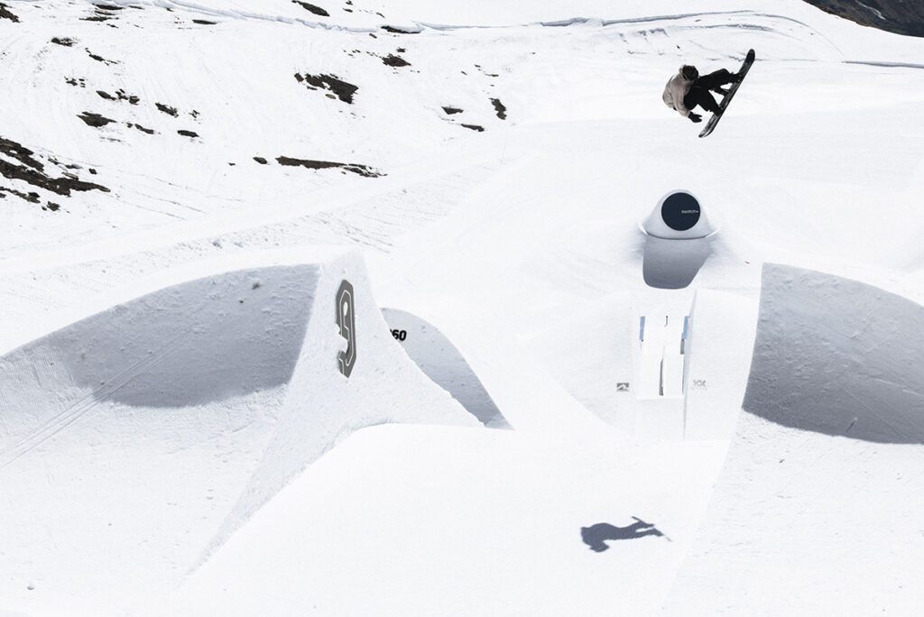 Essential Snowboard Events in Europe 2025/26 7. Swatch Nines LyonFarrell TheoAcworth 1017 WEBSBI2 web ready 1200px 72ppi 001 1024x684 - Essential Snowboard Events in Europe 2025/26