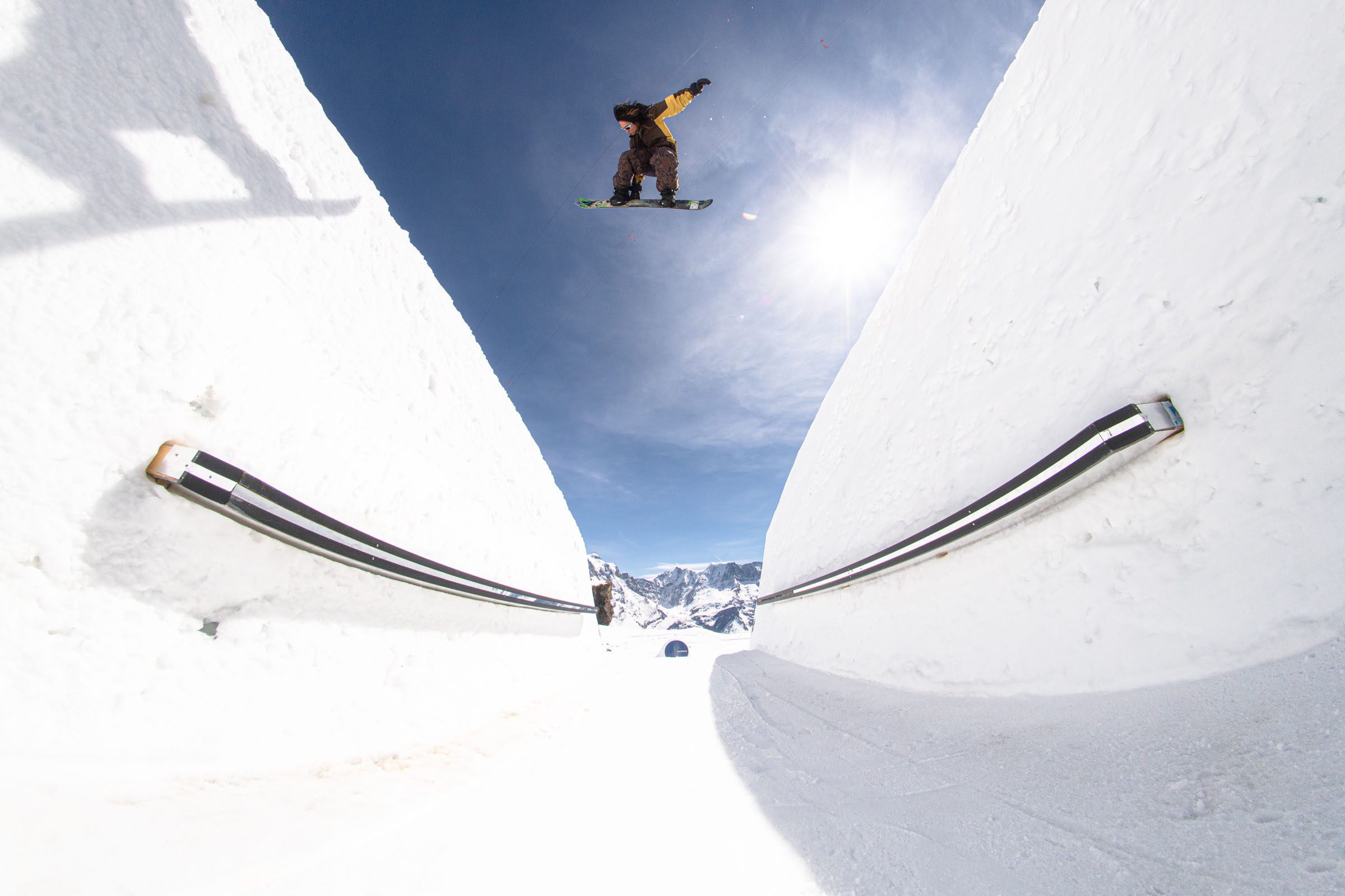 S9W25 DAY3 Action KaishuHirano JonasGasser 05300 WEB - SWATCH NINES HEADS TO JAPAN IN 2026