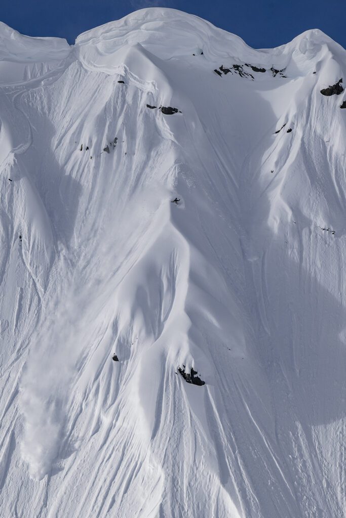 Snowboard International ALASKAN LINES ALEX PASHLEY 2 AEP6090SBI2 web ready 1200px 72ppi 005 683x1024 - ALASKAN LINES