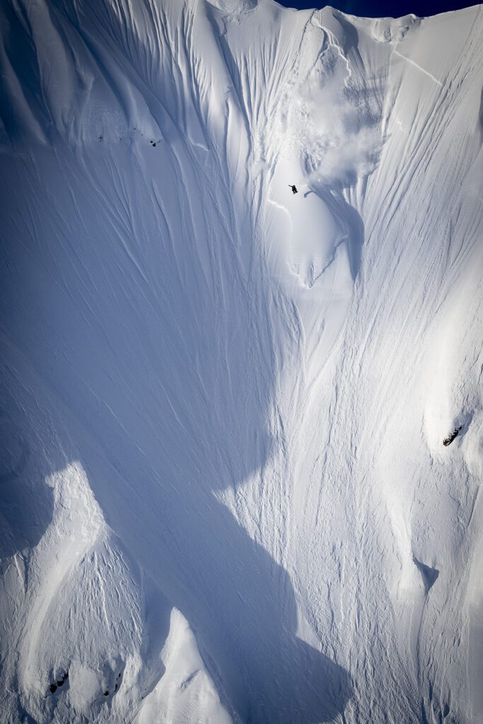 Snowboard International ALASKAN LINES ALEX PASHLEY 3 AEP9496SBI2 web ready 1200px 72ppi 006 683x1024 - ALASKAN LINES