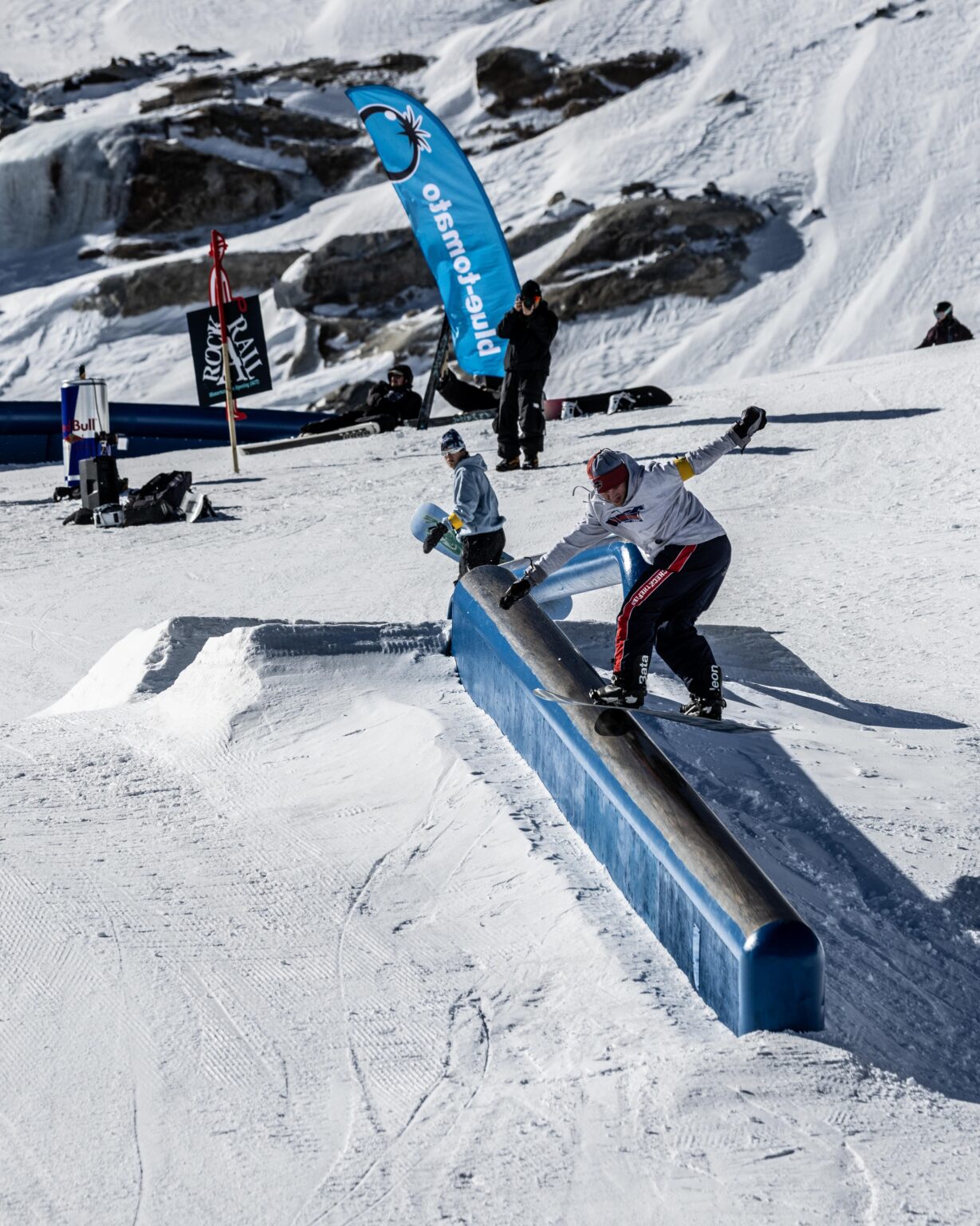 Rock A Rail Innsbruck qualification goes down at Hintertux Rookie Camp! 2025 Hintertux Rock A Rail quali Lowres 12 von 12 1229x1536 2 - Rock A Rail Innsbruck qualification goes down at Hintertux Rookie Camp!