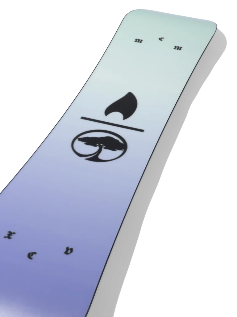 6 ARBOR KURO NEKO 2025 STUDIOcopy.png 768x1024 - ARBOR 25/26 Kuro Neko Snowboard