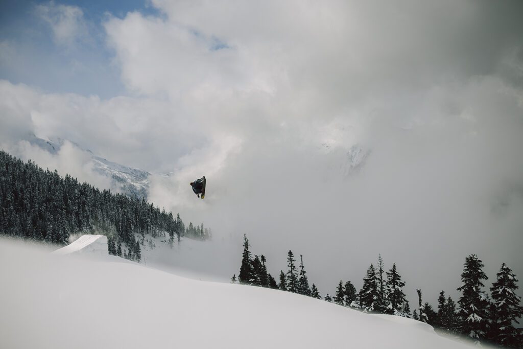 Sebbe de Buck Snowboard International Sebbe De Buck RavellePhoto Winter25 R SEBBE L WHISTLER 2136SBI2 web ready 1200px 72ppi 005 1024x683 - Sebbe de Buck