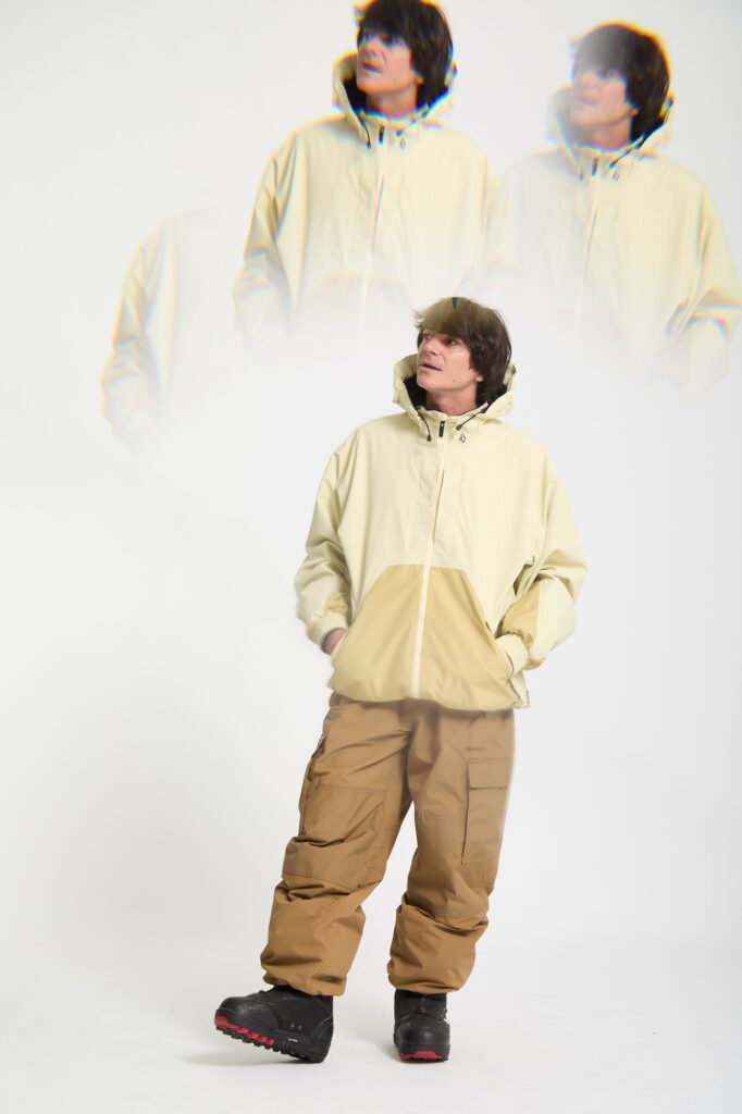 Volcom Snow X Arthur Longo G0652603 CHI SILH 4 682x1024 - Volcom Snow X Arthur Longo