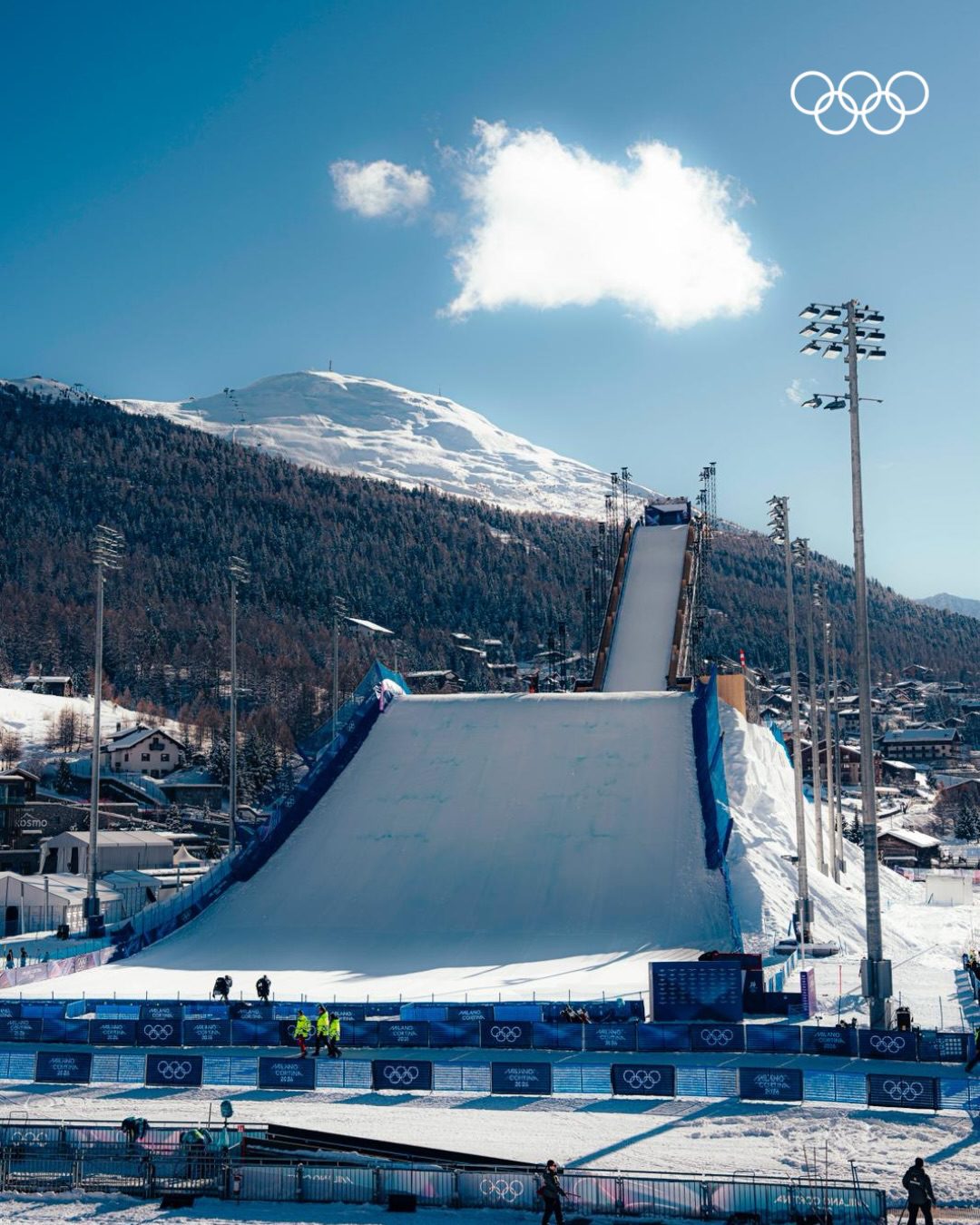 Home SaveClip.App 626272754 18562820680047582 3337074871107515920 n - Home