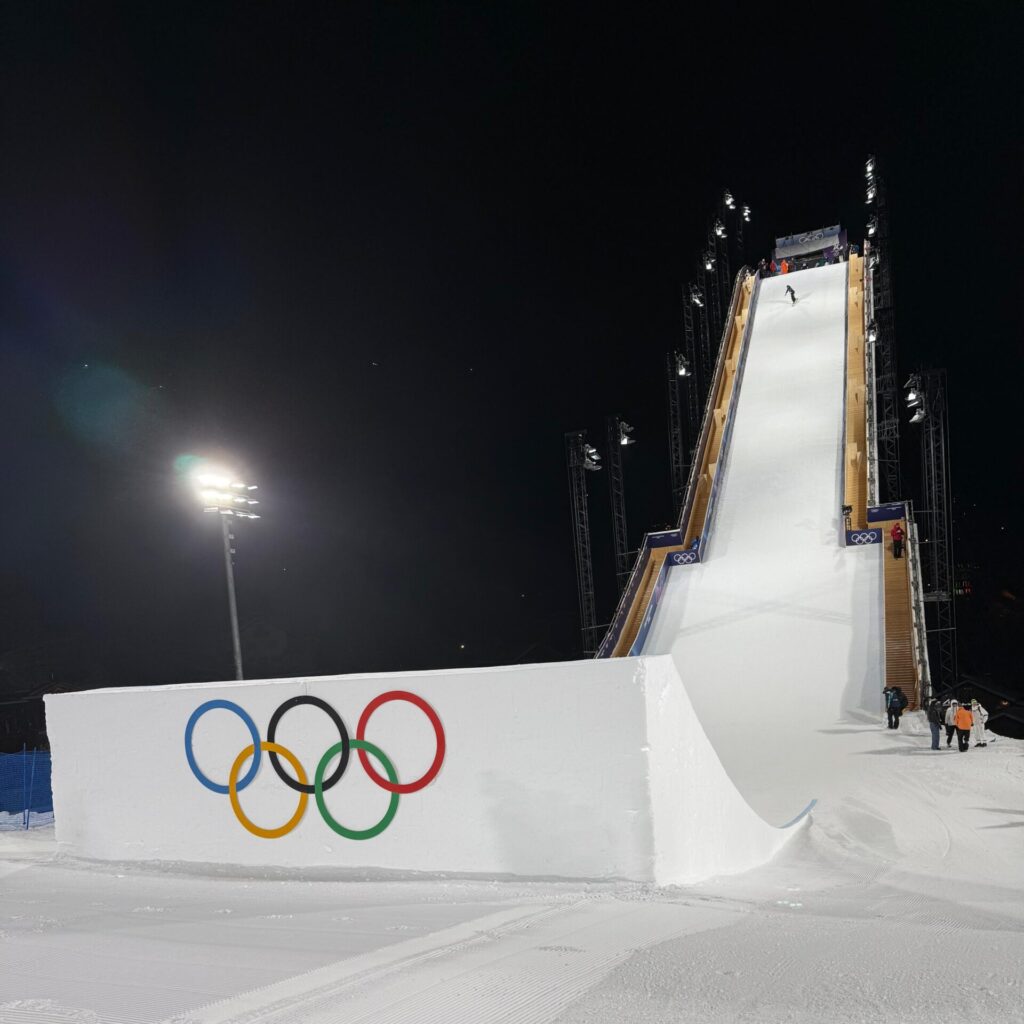 How does Snowboard Big Air Work at the Winter Olympics WhatsApp Image 2026 02 02 at 19.04.51 scaled e1770131748424 1024x1024 - How does Snowboard Big Air Work at the Winter Olympics