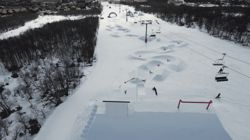 Red Bull Features Cup in Oppdal Pushes Competitive Snowboarding Towards Unpredictiablity Drone Overview 1 1024x576 - Red Bull Features Cup in Oppdal Pushes Competitive Snowboarding Towards Unpredictiablity