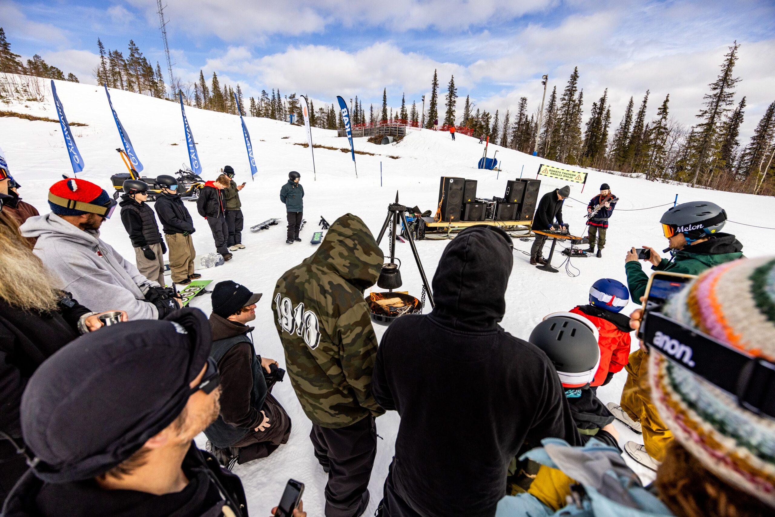 Days of Thunder: Dundret Delivers Again RidersMeeting Photo Stephan Jende scaled - Days of Thunder: Dundret Delivers Again