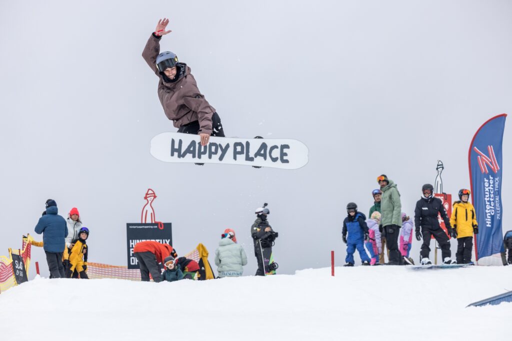 Winter Is Coming: The Program for the 22nd Hintertux Park Opening Is Set 2025 10 03 Hintertux Open kidsshred Gigi Ruf by monEpic lowres 15 von 22 1024x683 - Winter Is Coming: The Program for the 22nd Hintertux Park Opening Is Set