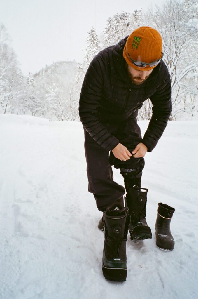 The New Deeluxe Ståle Pro Boot StaleSandbech Hokkaido Japan TsutomuNakata 2026 01490033 679x1024 - The New Deeluxe Ståle Pro Boot